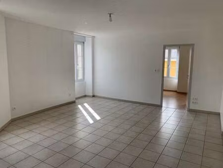 location appartement 2 pièces à bressuire (79300) : à louer 2 pièces / bressuire