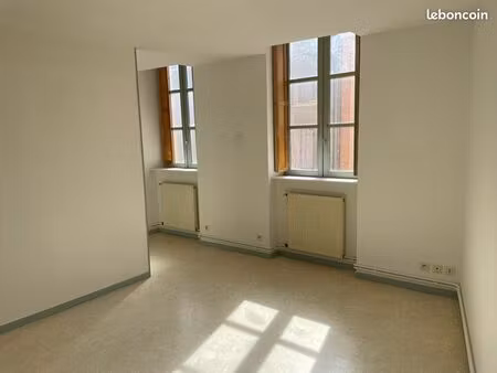 t2 39m2 centre ville de caussade