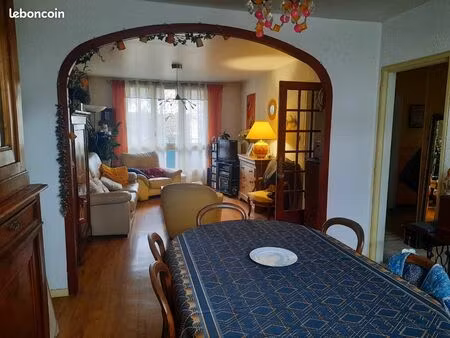 72m2 entre roche au gô/baudin côté chu au 1etg séjour traversant 29m2 sud-ouest  2 chs  1 