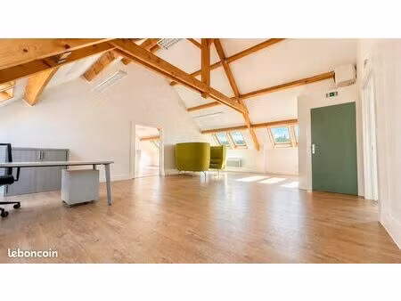 bureaux 106 m² fontenay-trésigny