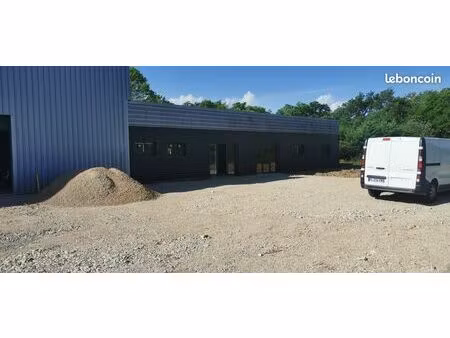 local lumineux de 114 m² à louer à castelsarrasin – entrepôt rénové avec parking