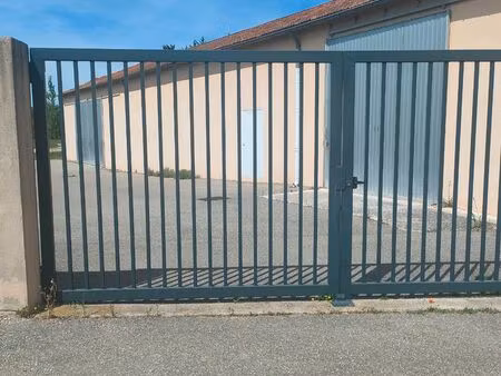entrepôt 578 m² l isle sur la sorgue