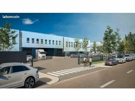 local d'activite 3500 m² ozoir-la-ferrière