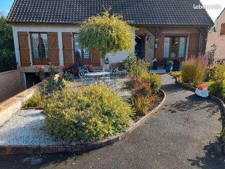 pavillon individuel avec grand terrain  sous-sol complet et vue sur le canal – 159 900