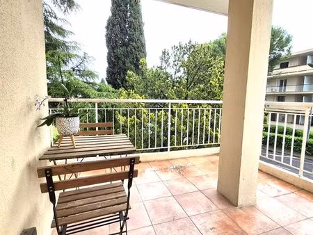 appartement rénové 3 chambres