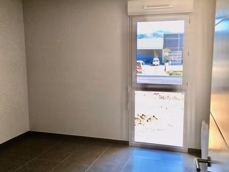 appartement t2 récent en résidence sécurisée et calme