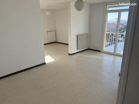 à vendre à la valette du var appartement t3