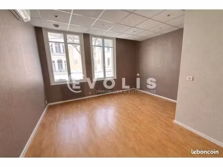 bureaux 200 m²