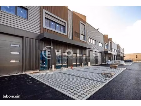 local d'activité 239 m²