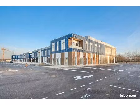 local d'activite 823 m² moissy-cramayel