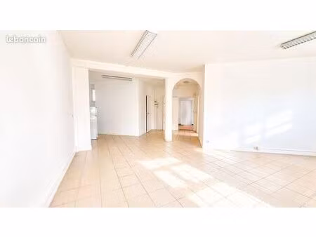 bureaux 57 m² la houssaye-en-brie