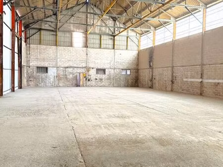 local 336 m² manosque