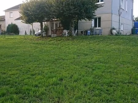 maison familiale dans bourg avec terrain