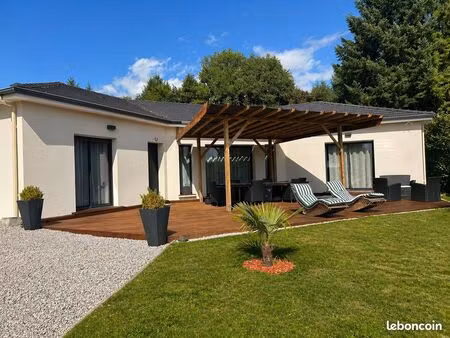 domaine d'exception : grande villa de plain-pied avec maison secondaire – piscine  salle d