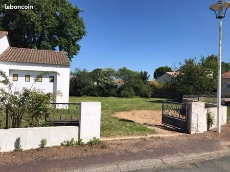 terrain constructible sainte foy (85)  direct particulier