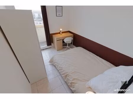 chambre meublée avec balcon – tout confort – 40' de paris