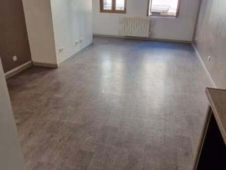 t2 refait à neuf secteur mairie