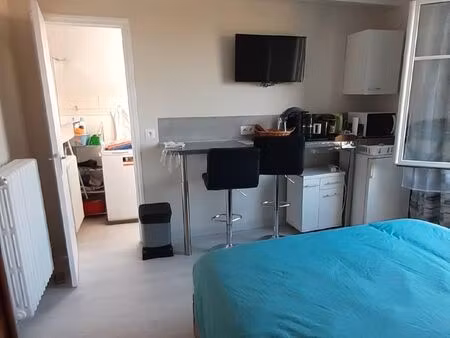 chambre studette indépendant avec salle d'eau