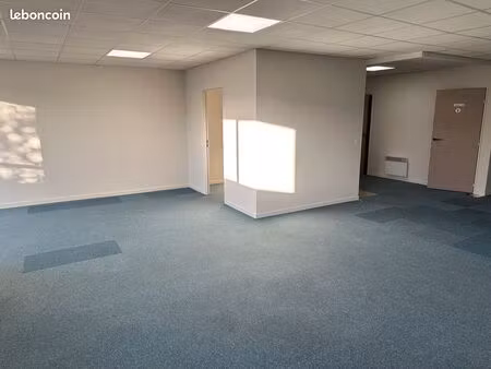 bureau a louer + stockage