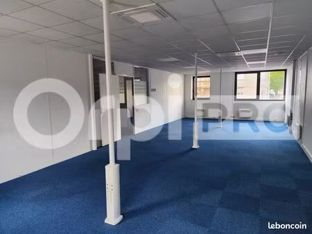 bureau 240 m²