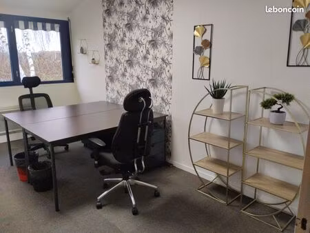 a louer bureau de 14 m2 meublé et décoré à elancourt/trappes