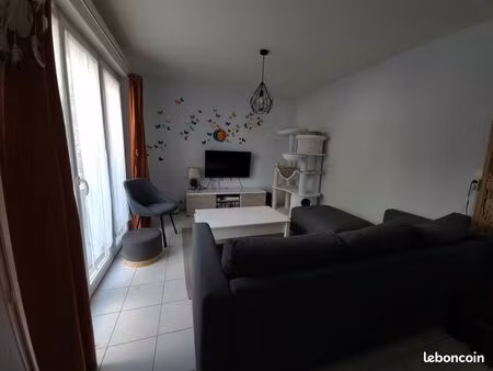 a louer f2 meublé de 48 09 m² à pontault-combault 