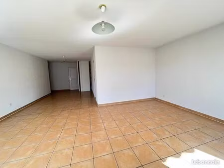 appartement 3 pièces 82 m²