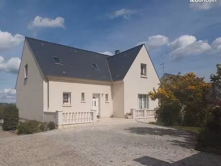 pavillon 180 m² avec sous sol de 160m²