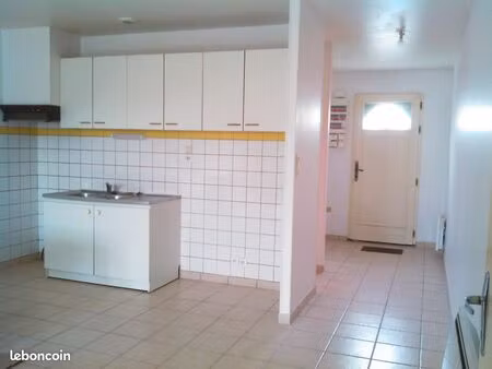 loue maison avec cour proche laon