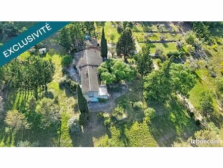 propriété 8 pièces 205 m²