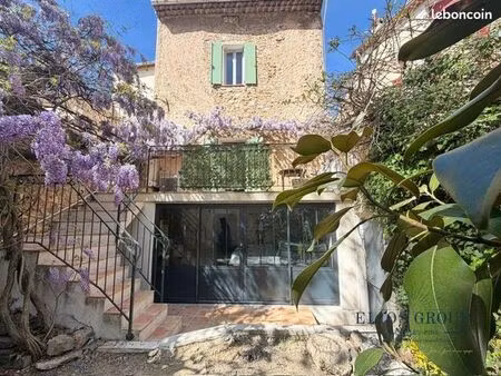 maison 7 pièces 240 m²