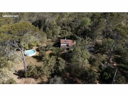 villa t4 75 m² (114 m² au sol) sur plus de 2 hectares de terrain  en pleine nature