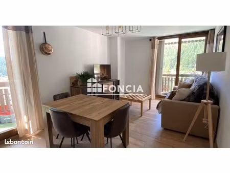 la foux  superbe t3 de 45m2 avec 2 balcons vue pistes et montagnes  jolies prestations pou