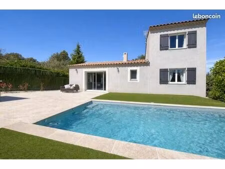 maison récente 2019 – 4 ch – piscine – dpe a – 1000 m² – rocbar