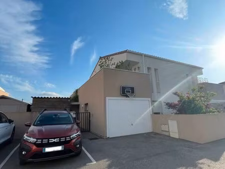 maison familiale récente avec jardin  terrasse  piscine et vue mont aurélien