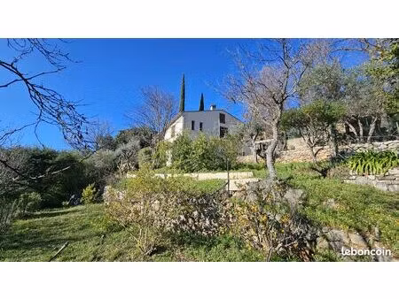 villa 6 pièces 150 m²