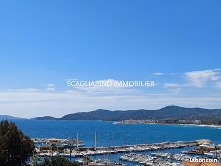 exclusivité le lavandou  t2 rénové offrant une splendide vue mer