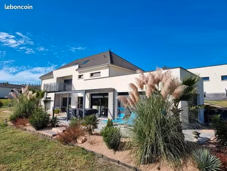 magnifique maison d'architecte 10 pièces de 270 m2  dpe a  avec extension spa haut de gamm