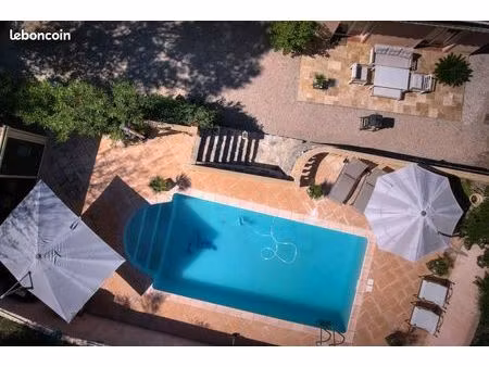 villa 6 pièces 170 m²