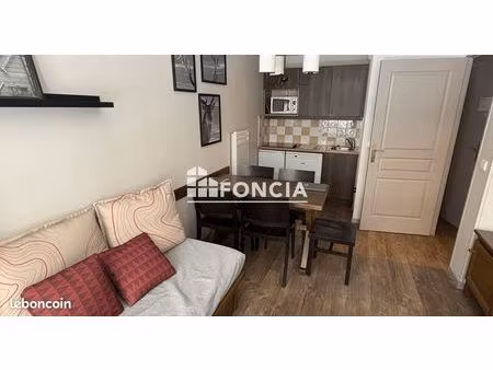 a vendre appartement type 2 vars les claux