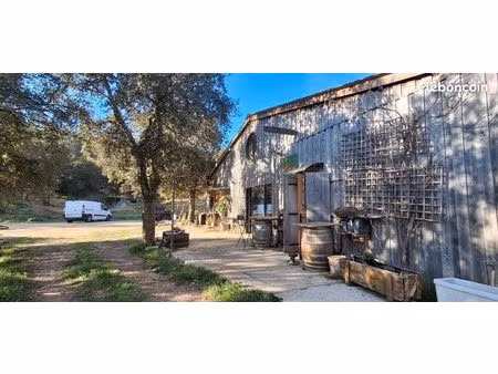 exploitation agricole ferme caprine