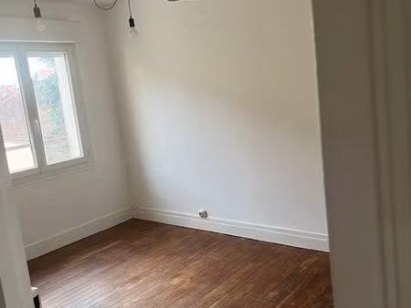 hypercentre de montluçon - particulier loue t2 de 40 m2 refait à neuf