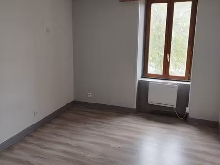 location appartement f2 rue de berry montluçon