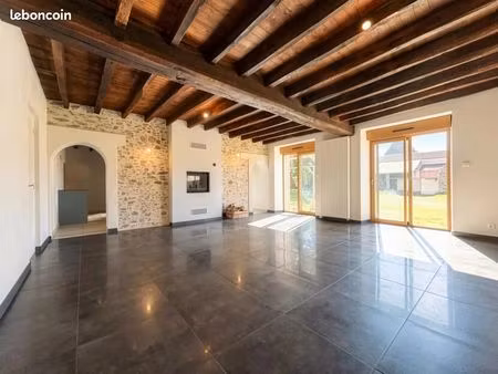 longère 10 pièces 240 m²