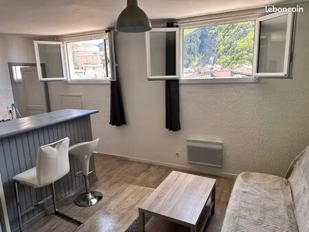 studio proche des commodités au calme