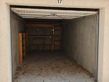 box dans résidence sécurisée