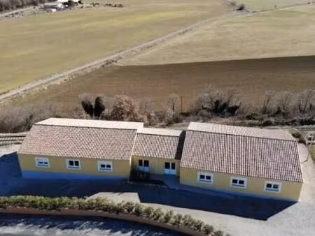 bureau de 25m2 dans centre de santé - sainte tulle 04 - zrr