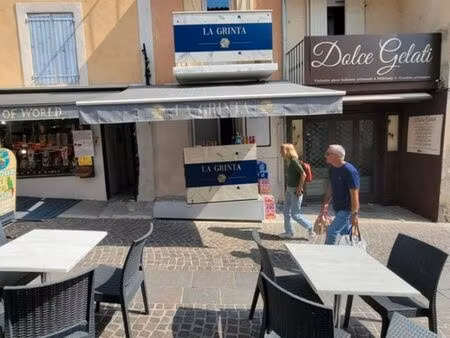 local professionnel à louer + pas de porte+ logement gréoux les bains