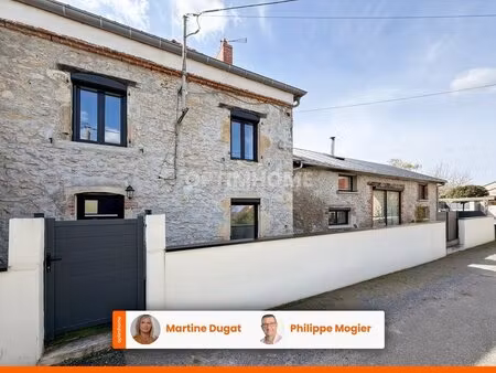 ancienne maison en pierre entièrement rénovée qui conjugue authenticité et prestations...