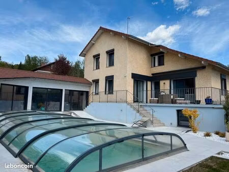 maison rénovée avec dépendance  piscine et terrain constructible – 110 m²